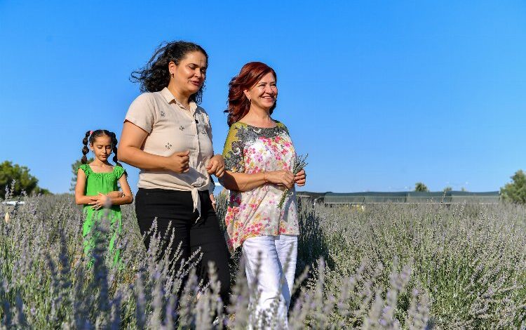 Kadınlar ev ekonomisine katkı sağlıyor