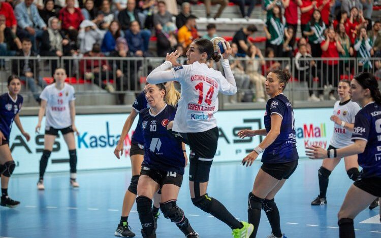Kadınlar Süper’de üçüncü maç Konyaaltı’nın oldu Kadınlar Süper’de üçüncü maç Konyaaltı’nın oldu