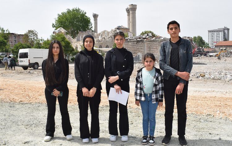 Malatya Kent Konseyi Çocuk Meclisi taleplerini sıraladı Malatya Kent Konseyi Çocuk Meclisi taleplerini sıraladı