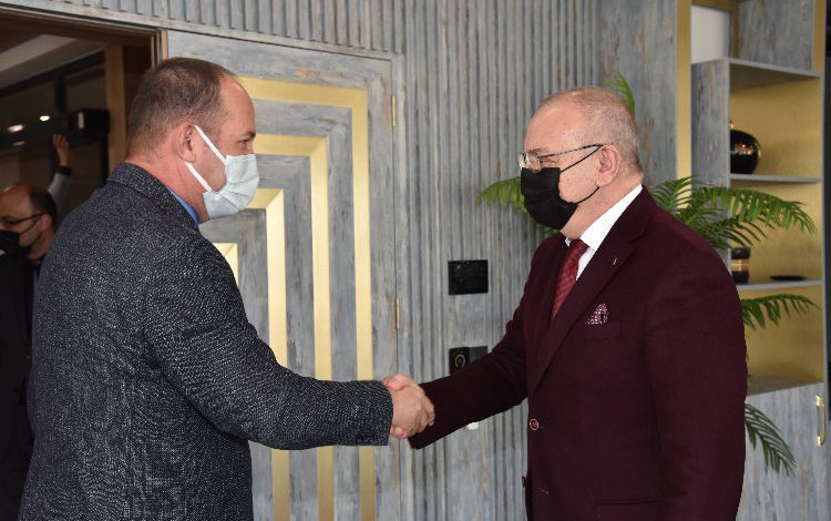 Yunusemre Kaymakamı Kantay’dan, Manisa Büyükşehir’e ziyaret Yunusemre Kaymakamı Kantay’dan, Manisa Büyükşehir’e ziyaret