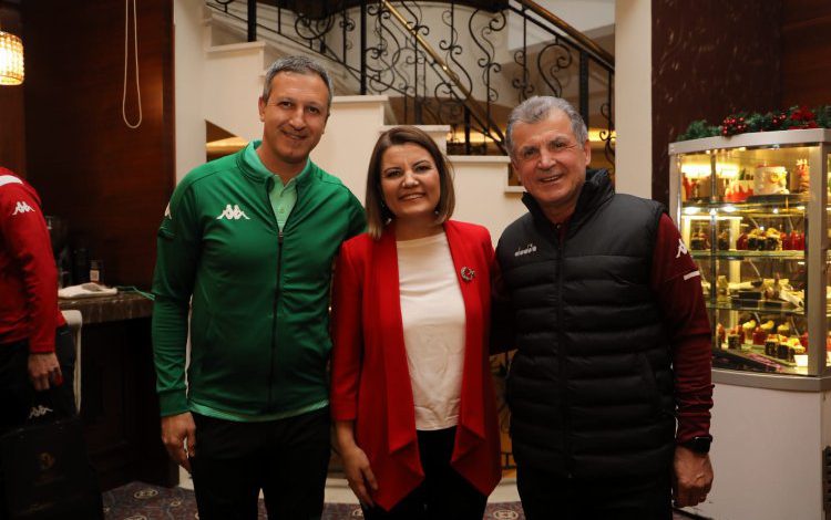 Kocaeli İzmit’te Başkan Hürriyet’ten Vanspor’a moral ziyareti