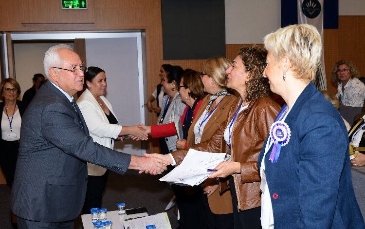 İzmirli kadınlar Karabağlar’da toplandı İzmirli kadınlar Karabağlar’da toplandı