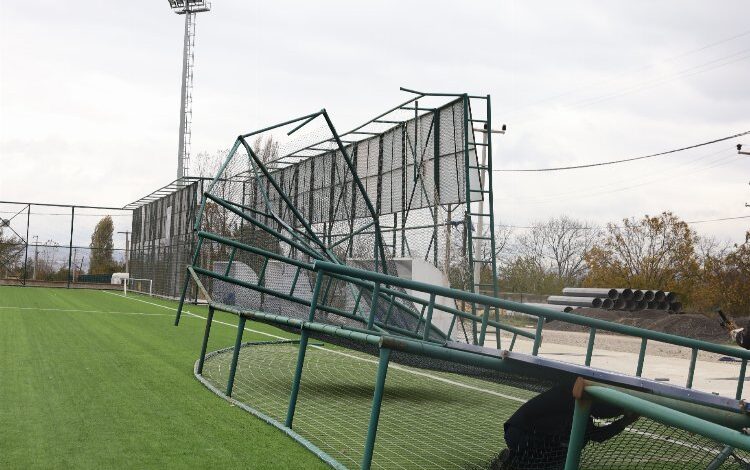 İnegöl Cerrah sahasındaki hasar tabelalardan İnegöl Cerrah sahasındaki hasar tabelalardan