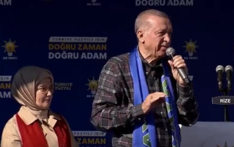 Memleketinden ‘yaş çay alım fiyatı’ müjdesi verdi Memleketinden ‘yaş çay alım fiyatı’ müjdesi verdi