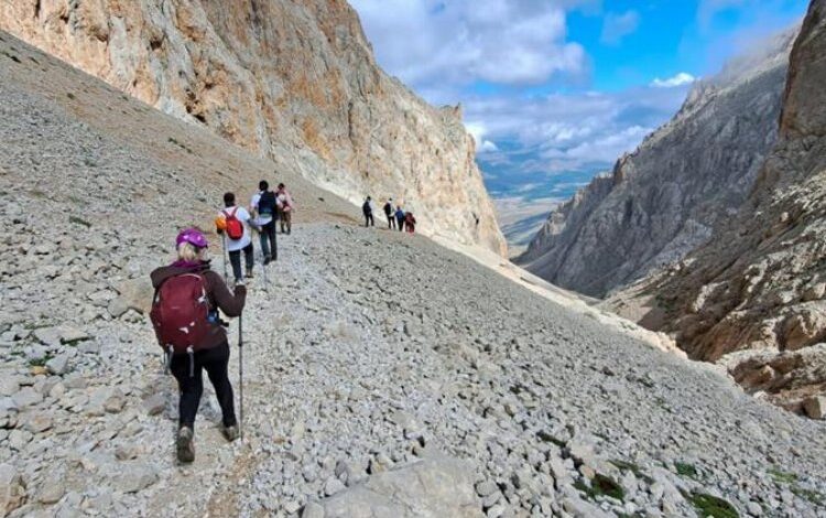 Bursa İnegöllü dağcılar zirveye yürüdü