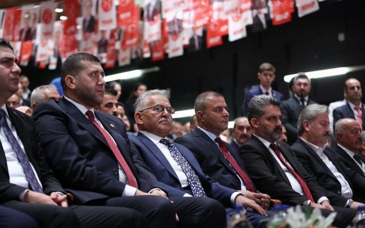 MHP Kayseri kongresine Büyükkılıç da katıldı