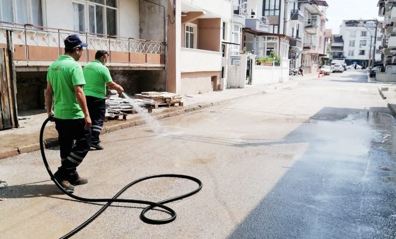 Kocaeli’de İzmit sokakları gece gündüz yıkanıyor