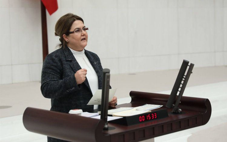 Bakan Yanık: “Ömrüm kadına şiddetle mücadele ile geçti” Bakan Yanık: “Ömrüm kadına şiddetle mücadele ile geçti”