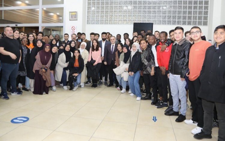 Rektör Altun uluslararası öğrencilerle iftar yaptı