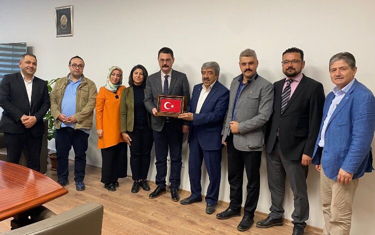 İzmir’de Bem-Bir-Sen’den Büyükşehir’e ziyaret