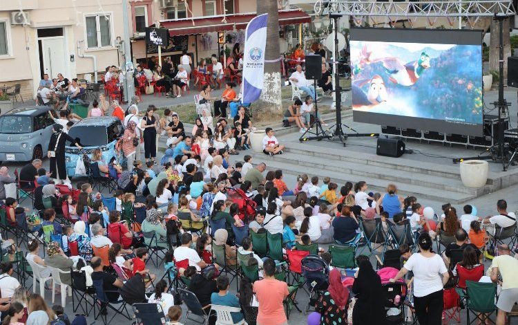 Mudanyalı minikler ‘Ördeklerin Göçü’nde buluştu Mudanyalı minikler ‘Ördeklerin Göçü’nde buluştu