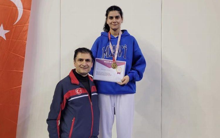 Kocaeli İzmit Belediyesporlu karateci  Melike Esma Kılıç’tan büyük başarı