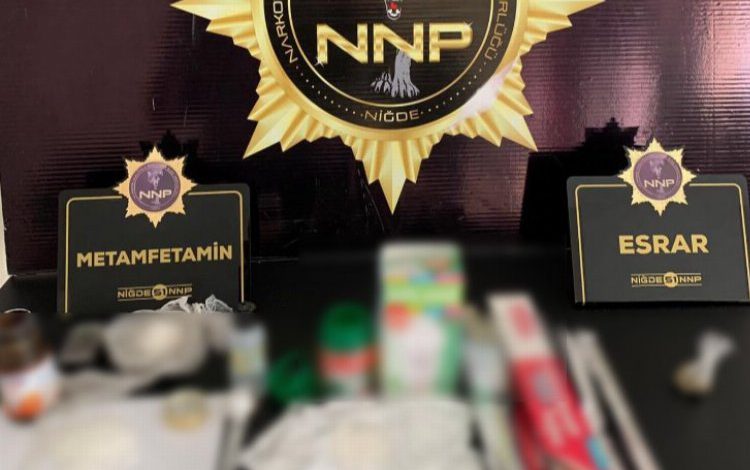 Narkotik ekipleri sokak satıcılarına göz açtırmıyor Narkotik ekipleri sokak satıcılarına göz açtırmıyor