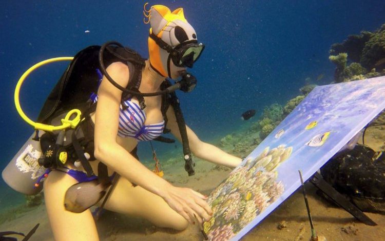 Sualtı ressamından eşsiz eserler Bodrum’da sergileniyor