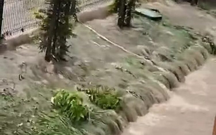 İzmit’ten Kocaeli Büyükşehir’e ‘altyapı’ tepkisi!