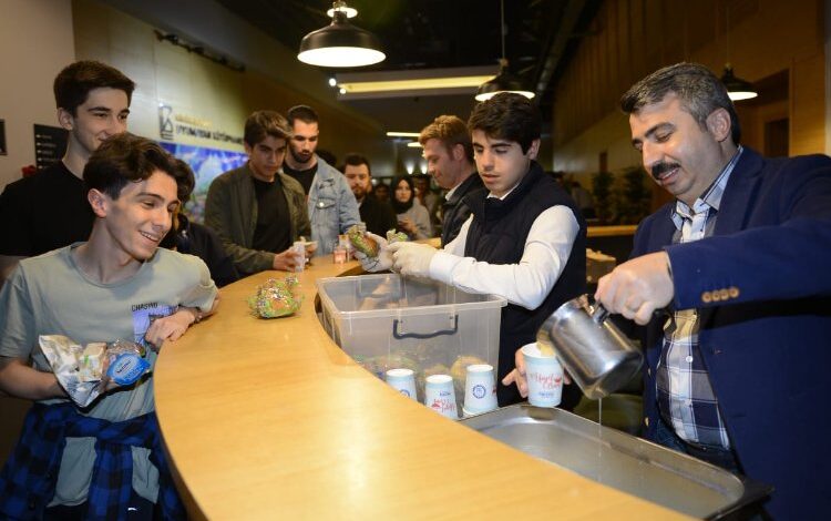 ‘Uyumayan Kütüphane’lerde iftar ve sahur ikramı