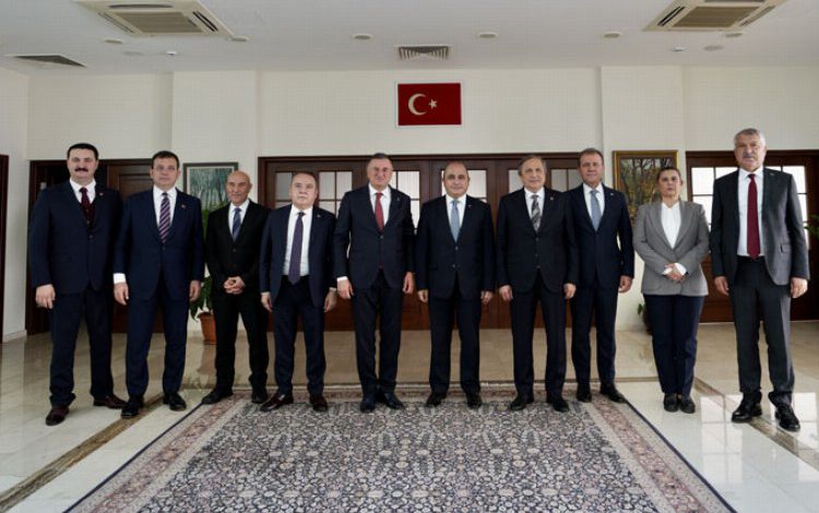 CHP’li başkanlar KKTC’de