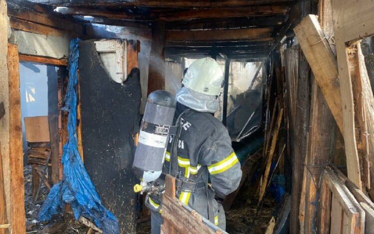 Düzce’de yangın! Üç ahır kullanılamaz halde