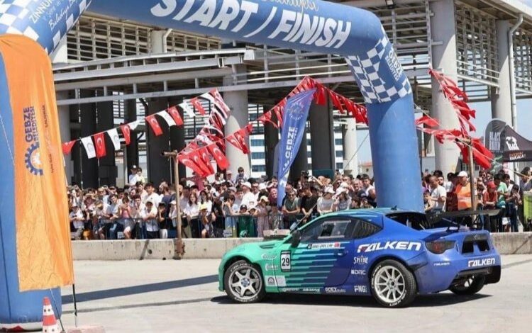 Adrenalin tutkunları ‘Gebze Driftfest’te buluştu
