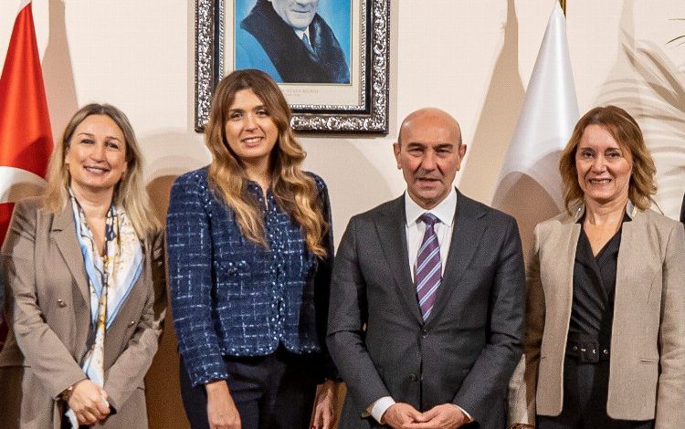 İzmir’de temassız ulaşım İzmir’de temassız ulaşım