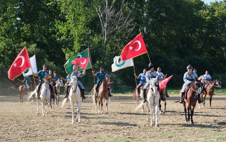 Ciritçiler şehitler için Kestel’de sahaya indi Ciritçiler şehitler için Kestel’de sahaya indi