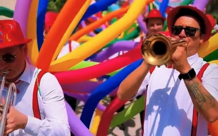 Milas Güllük sokaklarında 1 Temmuz coşkusu Milas Güllük sokaklarında 1 Temmuz coşkusu