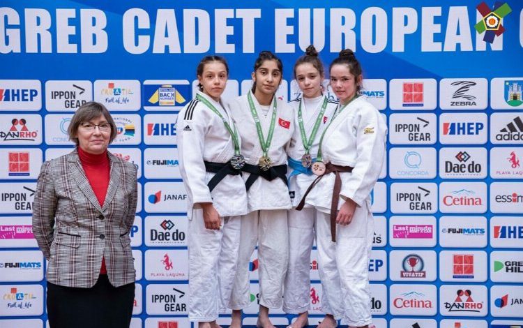 Manisalı Zilan Ertem’den altın madalya