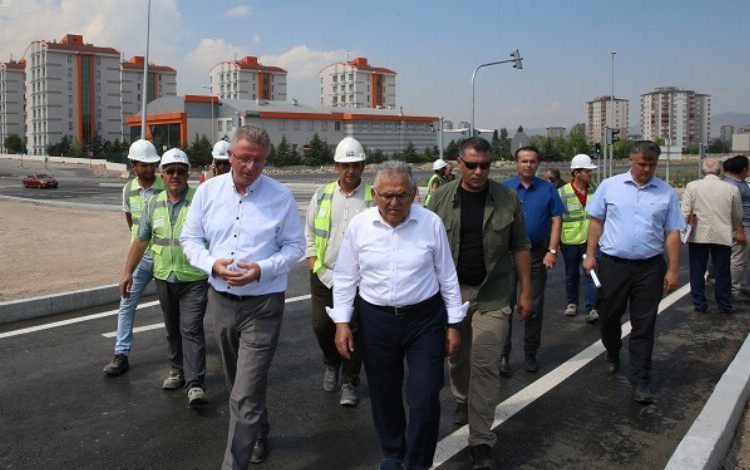 Kayseri’de dört dörtlük kavşak açılışı