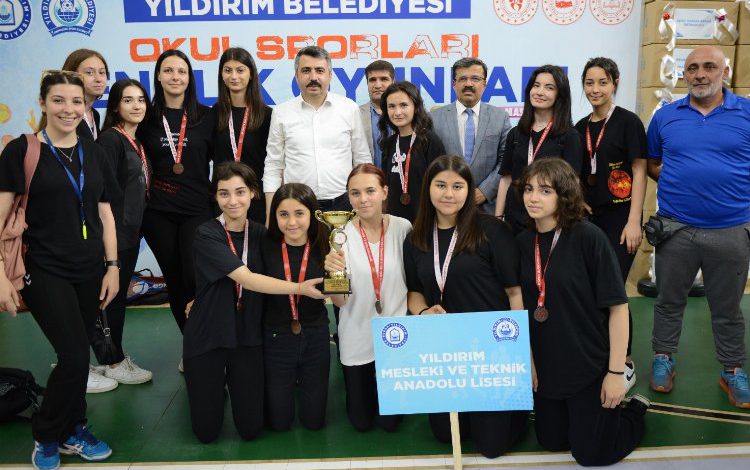 Bursa Yıldırım’da Okul Sporları Şenliği tamamlandı
