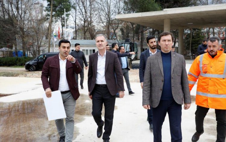 Bursa İnegöl’ün belediye binası çalışmaları devam ediyor Bursa İnegöl’ün belediye binası çalışmaları devam ediyor