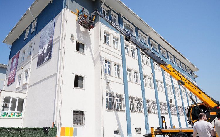 Beylikdüzü’nde okullar yerel yönetim desteğiyle güzelleşiyor Beylikdüzü’nde okullar yerel yönetim desteğiyle güzelleşiyor