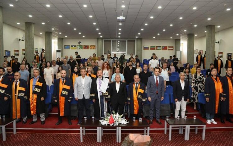 Erciyes Üniversitesi turizm mezunlarını verdi Erciyes Üniversitesi turizm mezunlarını verdi