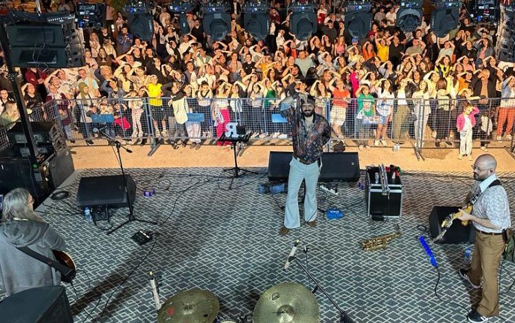 Saray’da Retrobüs’le nostalji rüzgarı Saray’da Retrobüs’le nostalji rüzgarı