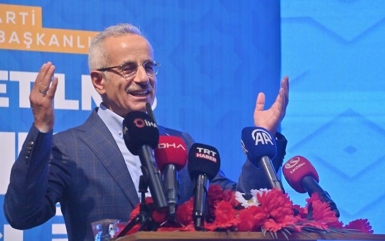 Bakan Uraloğlu’ndan Erzurum’a hızlı tren müjdesi Bakan Uraloğlu’ndan Erzurum’a hızlı tren müjdesi
