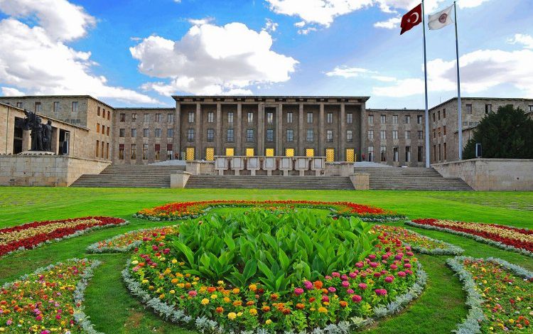 TBMM bu hafta teklifleri yasalaştıracak