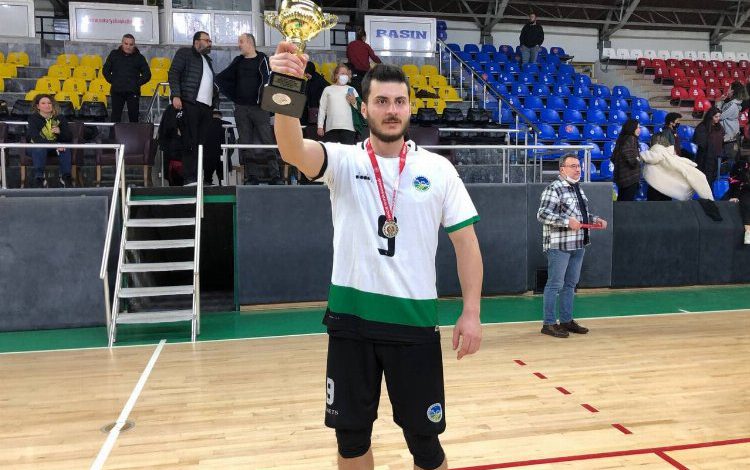 Şampiyon Sakarya Büyükşehir Belediyespor oldu Şampiyon Sakarya Büyükşehir Belediyespor oldu