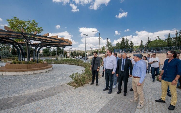 Başkan Soyer Çiğli’de çevre düzenleme çalışmalarını inceledi Başkan Soyer Çiğli’de çevre düzenleme çalışmalarını inceledi