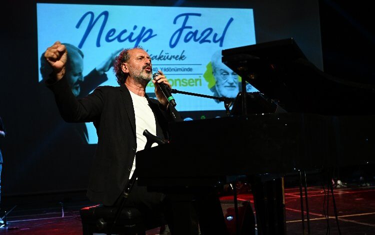 Necip Fazıl şiirleriyle Bursa’da anıldı