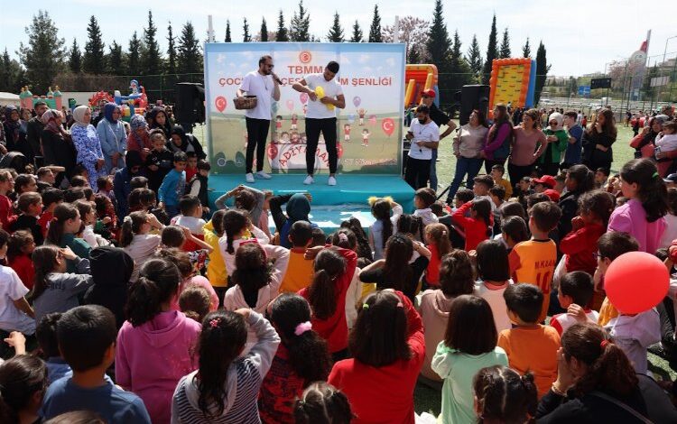 ‘Meclis Bahçesi Çocuk Bahçesi’ne Adıyamanlı çocuklardan yoğun ilgi ‘Meclis Bahçesi Çocuk Bahçesi’ne Adıyamanlı çocuklardan yoğun ilgi