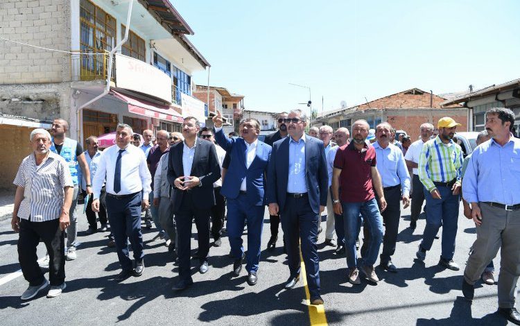 Malatya’da vekiller sahada çalışmaları inceledi Malatya’da vekiller sahada çalışmaları inceledi