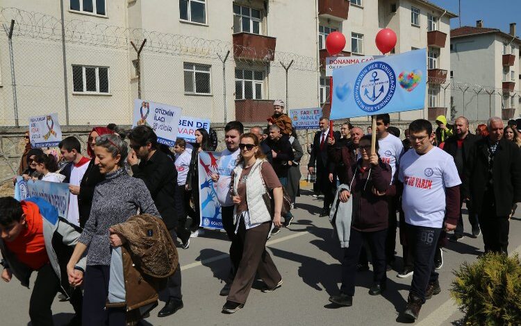 Kocaeli Gölcük’te otizm farkındalığı Kocaeli Gölcük’te otizm farkındalığı