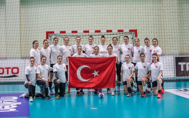 A Milli Kadın Hentbol Takımı’ndan Cumhuriyet Bayramı kutlaması