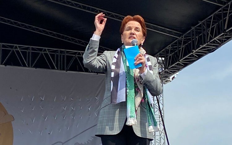 Akşener ve Yavaş Bursa’dan seslendiler…. Bir oy Kemal’a, bir oy Meral’e Akşener ve Yavaş Bursa’dan seslendiler…. Bir oy Kemal’a, bir oy Meral’e