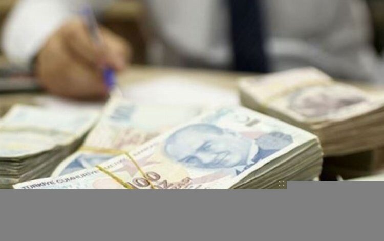 Emeklilere çifte maaş