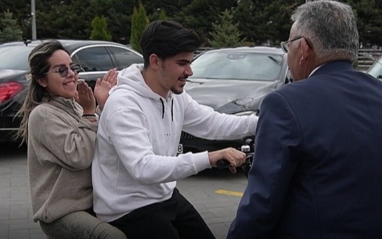 Kolonyalar Memduh Büyükkılıç’tan