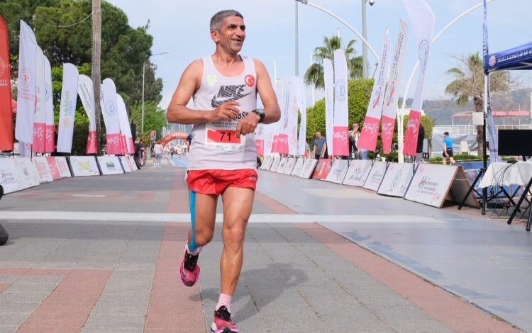 Manisalı atlet Ahmet Bayram Fethiye’de zirvede Manisalı atlet Ahmet Bayram Fethiye’de zirvede