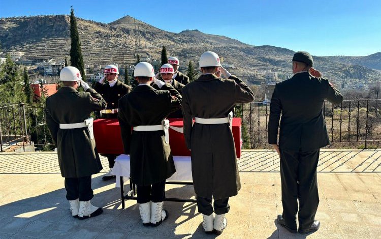 Kıbrıs gazisi Yeşilli’de son yolculuğuna uğurlandı