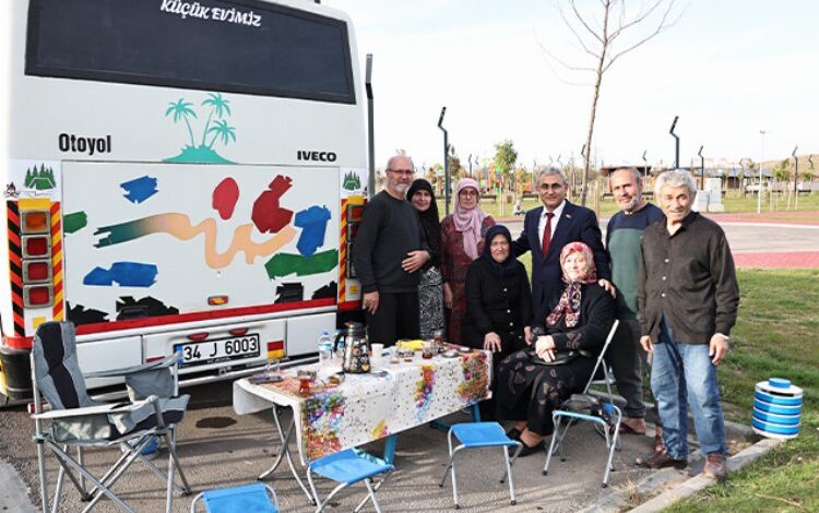 Başkan Işık, Yedigöller’de karavancıları ziyaret etti Başkan Işık, Yedigöller’de karavancıları ziyaret etti