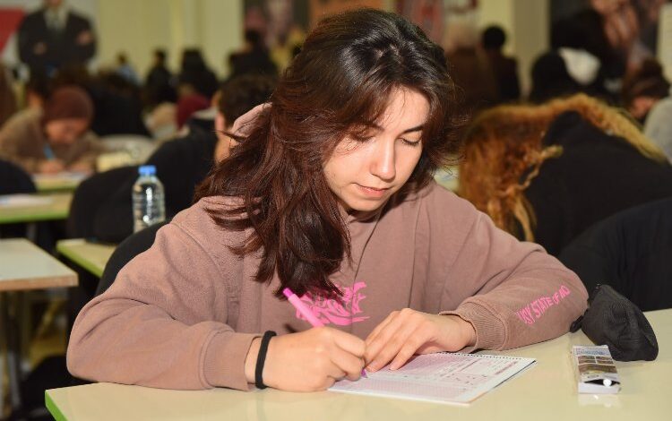 Bursa Yıldırım’dan üniversite adaylarına TYT desteği Bursa Yıldırım’dan üniversite adaylarına TYT desteği