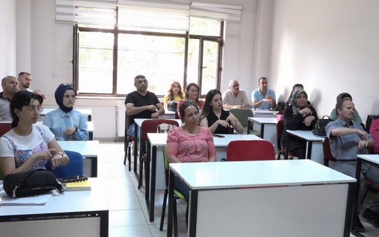 KAYMEK’ten sağlıkçılara Türk işaret dili kursu KAYMEK’ten sağlıkçılara Türk işaret dili kursu